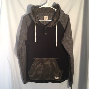 Hard to find..Men’s sm Vans sweatshirt  w/ camo